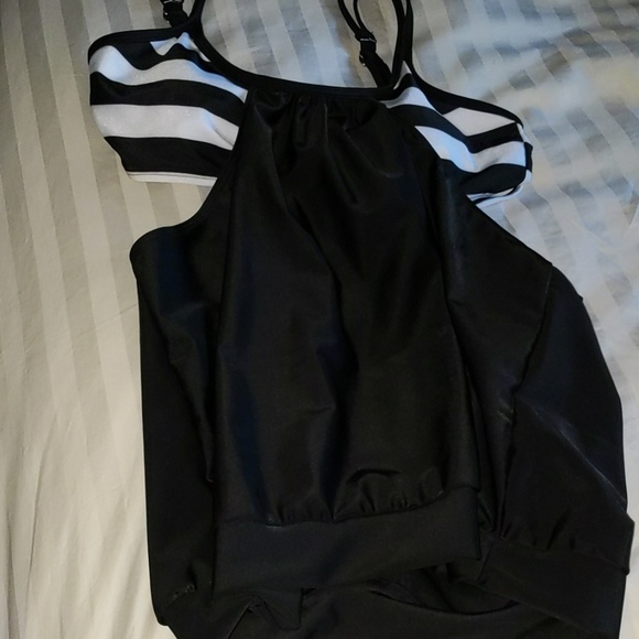 Bathing suit - Picture 3 of 4